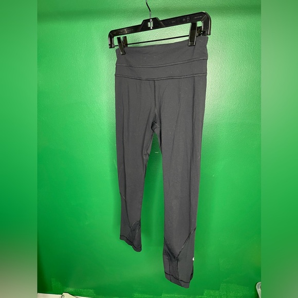 Lululemon Athleta Black Capris Mesh Mix Sz 4 Sell As Is - Picture 2 of 8